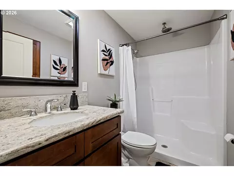 Bath - 1624 Walnut St, Eugene, OR 97403 photo 1 of 3