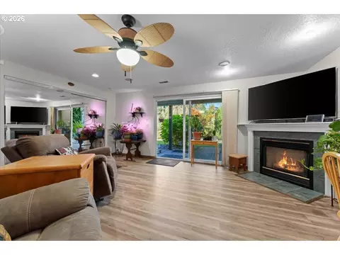 Living - 1963 SW Myers Pl, Gresham, OR 97080 photo 3 of 3
