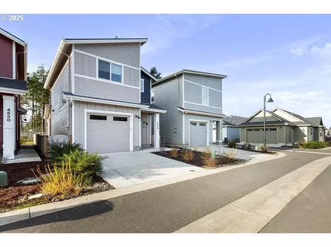 4520 SE Fleming St, South Beach, OR 97366