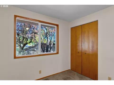 Bedroom - 40 Briarcliff Dr, Eugene, OR 97404 photo 6 of 6