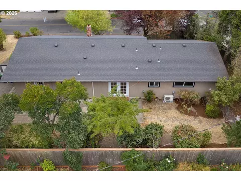 View/Area - 40 Briarcliff Dr, Eugene, OR 97404 photo 3 of 5