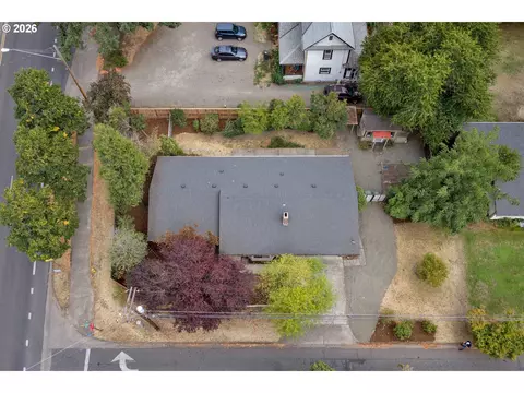 View/Area - 40 Briarcliff Dr, Eugene, OR 97404 photo 2 of 5