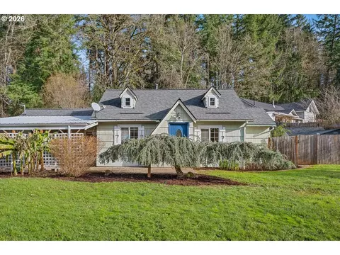 1401 S Water St, Silverton, OR 97381