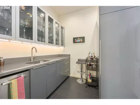Kitchen - 2490 Panorama Dr, Eugene, OR 97405 photo 8 of 9
