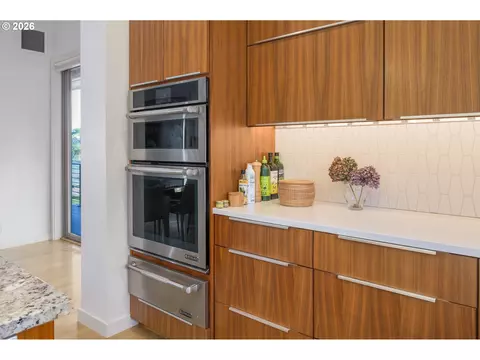 Kitchen - 2490 Panorama Dr, Eugene, OR 97405 photo 6 of 9