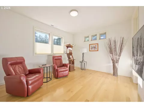 Living - 2490 Panorama Dr, Eugene, OR 97405 photo 5 of 5