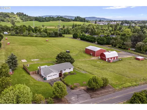 16580 NE Chehalem Dr, Newberg, OR 97132