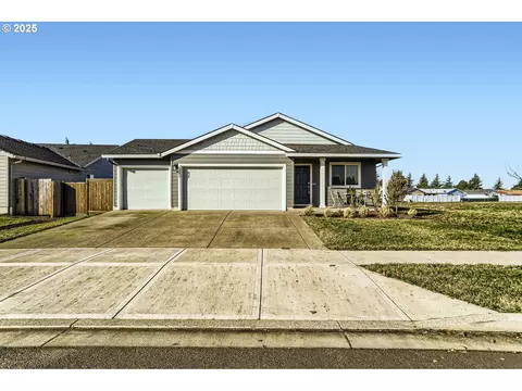 387 Killian Spring Dr, Woodburn, OR 97071