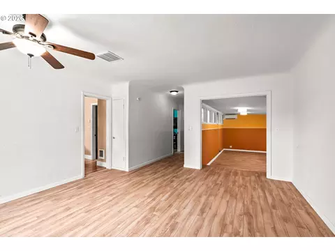 Living - 3003 River Rd, Eugene, OR 97404 photo 2 of 5