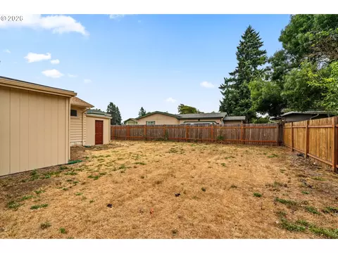 Exterior - 3003 River Rd, Eugene, OR 97404 photo 5 of 8