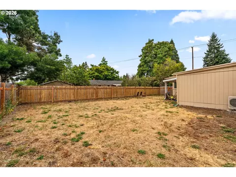 Exterior - 3003 River Rd, Eugene, OR 97404 photo 6 of 8