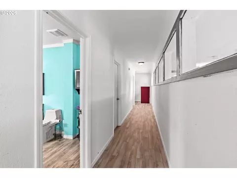 Entry Way - 3003 River Rd, Eugene, OR 97404 photo 2 of 3