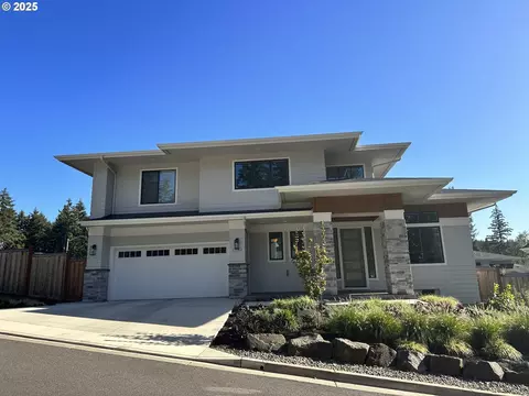 2082 Golfview Ct, Eugene, OR 97403