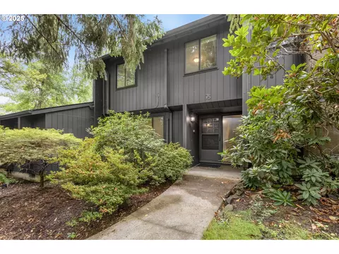 75 Westbrook Way, Eugene, OR 97405