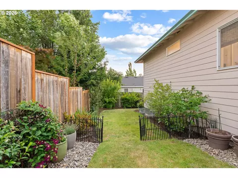 1444 SE Larch Way, Gresham, OR 97080 photo 28