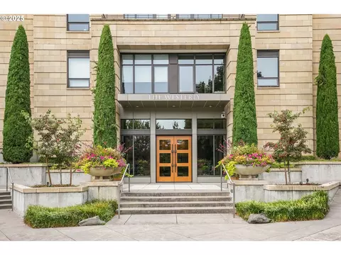 2351 NW Westover Rd NW #906, Portland, OR 97210
