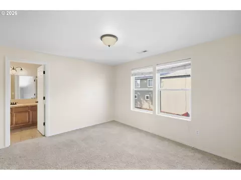 Bedroom - 5773 Mt Vernon Rd, Springfield, OR 97478 photo 8 of 9