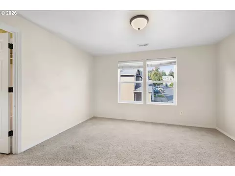 Bedroom - 5773 Mt Vernon Rd, Springfield, OR 97478 photo 7 of 9