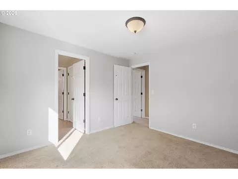 Bedroom - 5773 Mt Vernon Rd, Springfield, OR 97478 photo 6 of 9