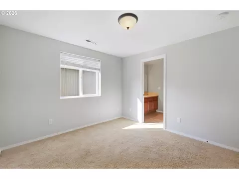 Bedroom - 5773 Mt Vernon Rd, Springfield, OR 97478 photo 5 of 9