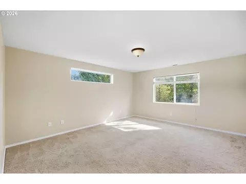 Bedroom - 5773 Mt Vernon Rd, Springfield, OR 97478 photo 2 of 9