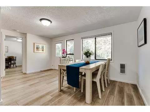 Dining - 2456 Carbona St, Eugene, OR 97404 photo 1 of 4