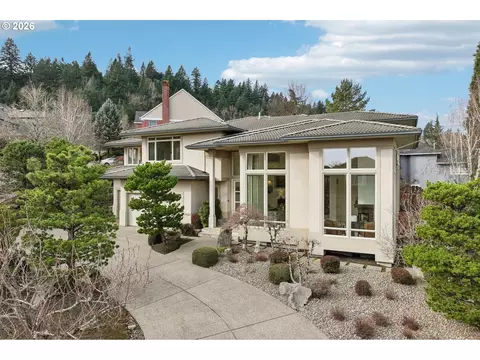 17623 Brookhurst Dr, Lake Oswego, OR 97034