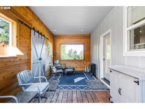Exterior - 2742 Blue Spruce Dr, Eugene, OR 97405 photo 4 of 9