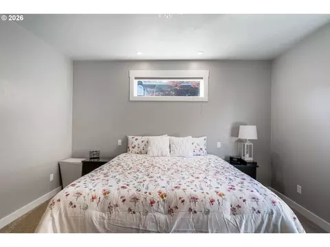 Bedroom - 2742 Blue Spruce Dr, Eugene, OR 97405 photo 5 of 5