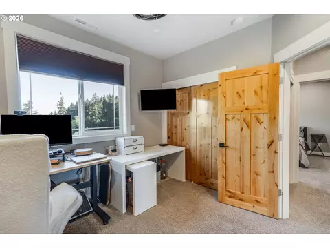 Other - 2742 Blue Spruce Dr, Eugene, OR 97405 photo 2 of 14