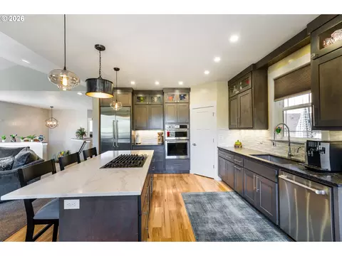 Kitchen - 2742 Blue Spruce Dr, Eugene, OR 97405 photo 2 of 3