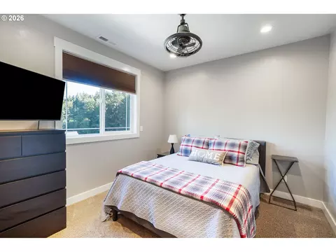 Bedroom - 2742 Blue Spruce Dr, Eugene, OR 97405 photo 1 of 5