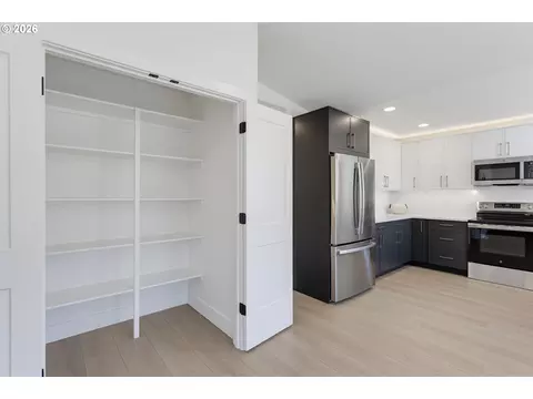 Other - 2116 E 39th St, Vancouver, WA 98663 photo 2 of 7