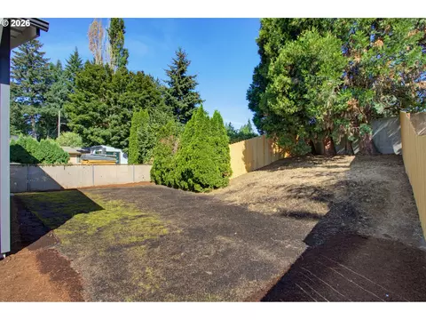 Exterior - 2116 E 39th St, Vancouver, WA 98663 photo 4 of 6