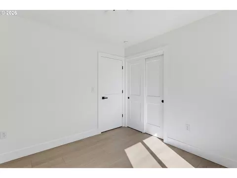 Bedroom - 2116 E 39th St, Vancouver, WA 98663 photo 5 of 6