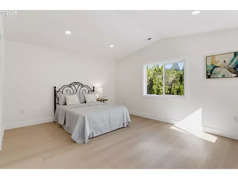 Bedroom - 2116 E 39th St, Vancouver, WA 98663 photo 1 of 6