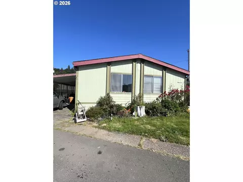 1413 Hawthorne Ave, Reedsport, OR 97467
