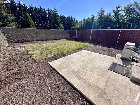 Exterior - 243 Lacasa St, Eugene, OR 97402 photo 3 of 3