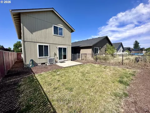 Exterior - 243 Lacasa St, Eugene, OR 97402 photo 2 of 3