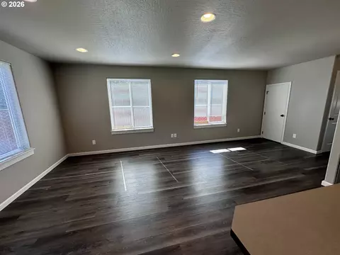 Living - 243 Lacasa St, Eugene, OR 97402 photo 4 of 4