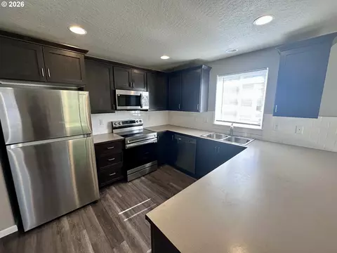 Kitchen - 243 Lacasa St, Eugene, OR 97402 photo 1 of 1