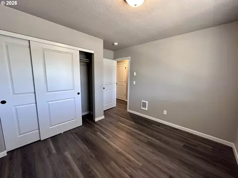 Bedroom - 243 Lacasa St, Eugene, OR 97402 photo 6 of 9