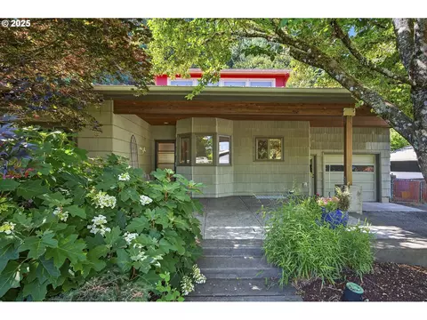15530 SE Francis St, Portland, OR 97236