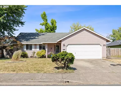 271 SW Manzanita St, Mcminnville, OR 97128