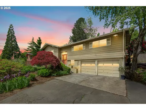 11515 NW Damascus St, Portland, OR 97229