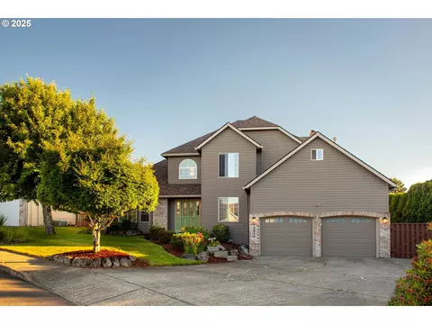 12015 SE Regal Ct, Clackamas, OR 97015