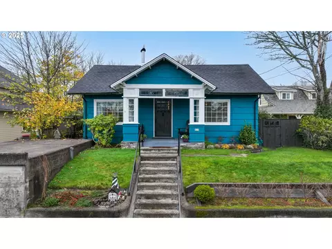 820 12th Ave, Seaside, OR 97138
