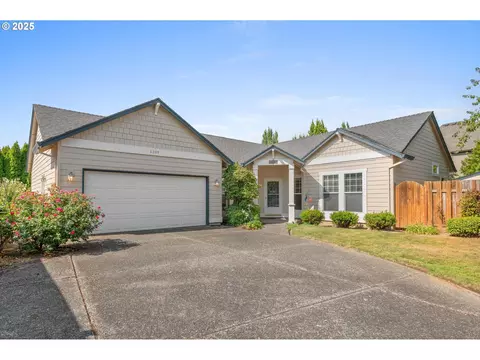 6209 NE Dereck Ln, Hillsboro, OR 97124