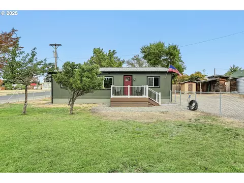 301 E Court St, Condon, OR 97823