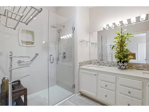Bath - 3003 NW Julia St, Camas, WA 98607 photo 2 of 3
